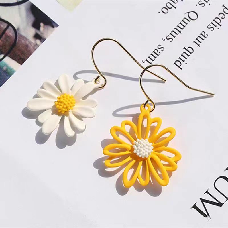 14K Gold-Plated Daisy Earrings