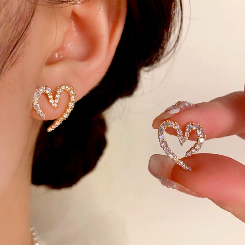 14K Gold-Plated Elegant Zircon Heart Studs