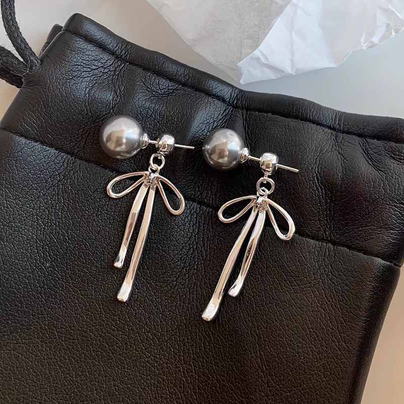 14K Gold-Plated Exquisite Pearl And Bow Earrings