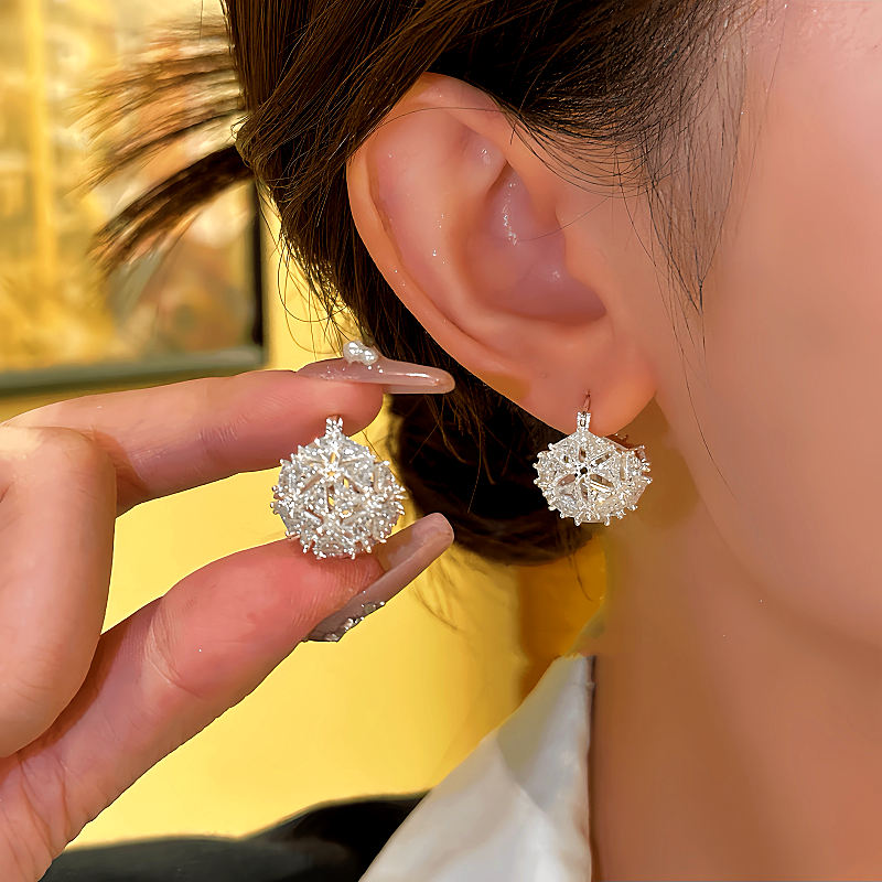 14K Gold-plated Elegant Ice Flower Cradle Earrings