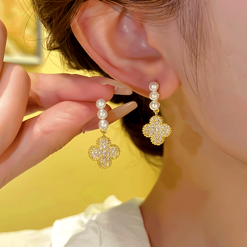 14K Gold-plated Elegant Zircon Four-Leaf Flower Pearl Earrings