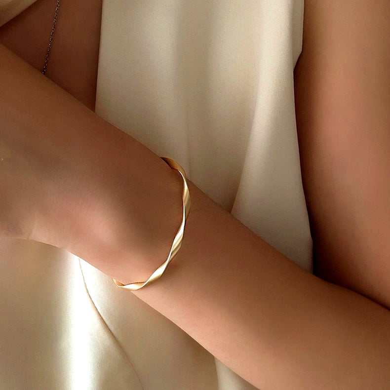 14K Gold-plated Hollow Bracelets