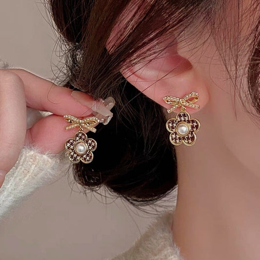 14K Gold-plated Houndstooth Flower Earrings