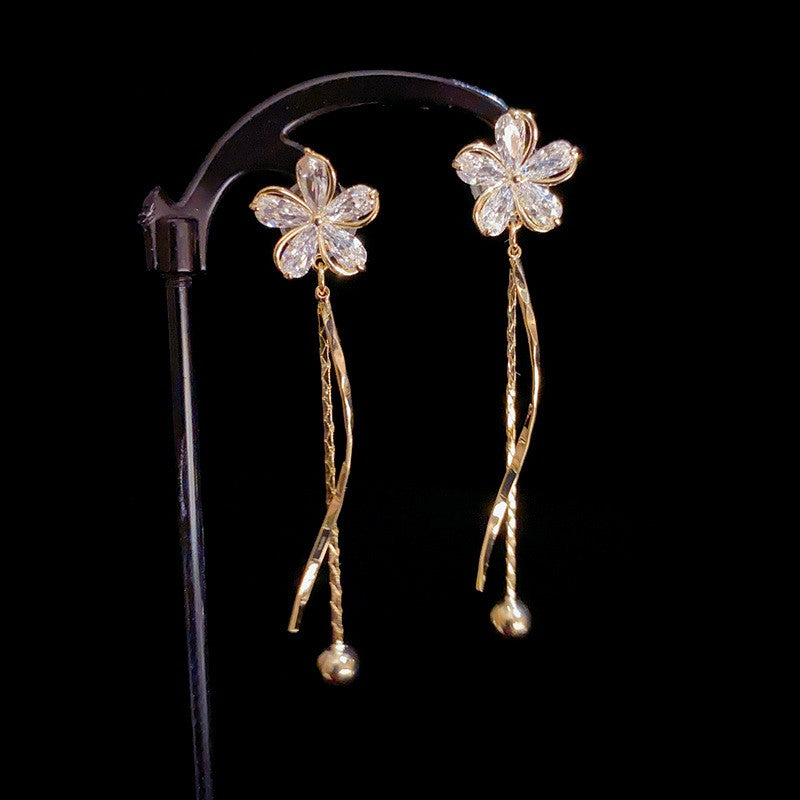 14K Gold-plated Light And Luxurious Zircon Flower Earrings