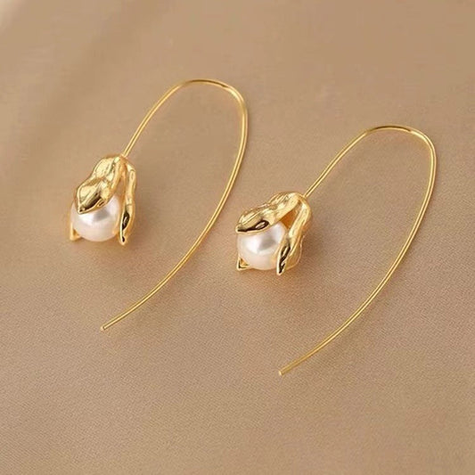 Tulip Pearl Flower Earrings Women's Niche Design High-end Retro Fashion Personalized Earrings