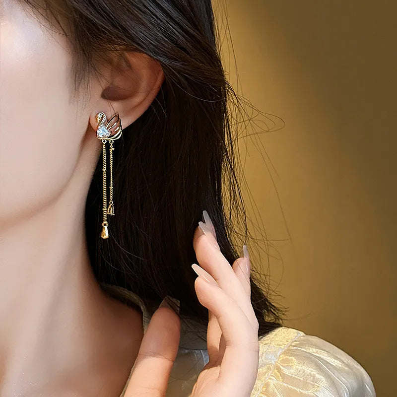 Swan rhinestone tassel earrings 2024 new hot style high-end light luxury earrings women's niche design earrings