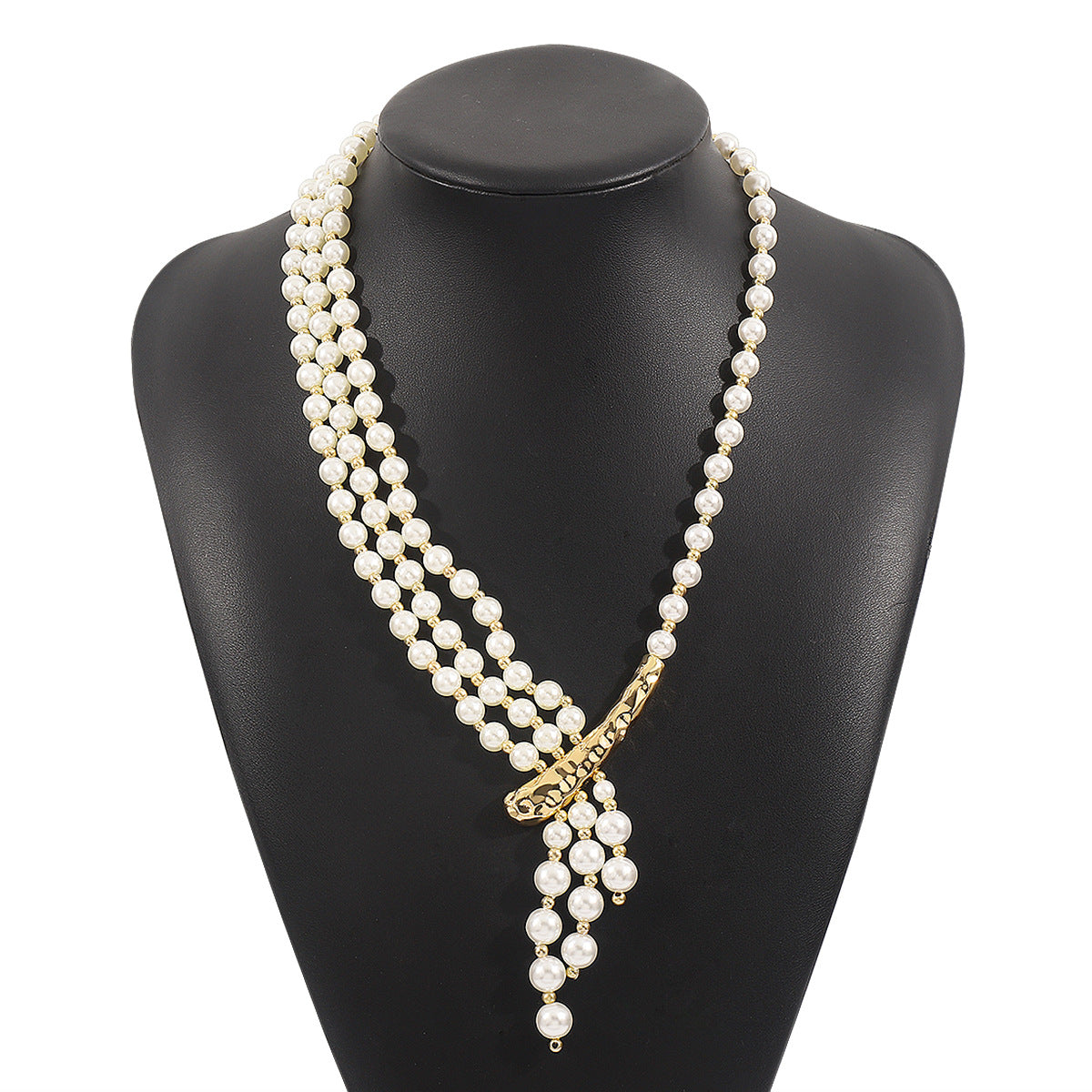 Retro versatile multi-layered pearl necklace European and American high-end light luxury cream style alloy clavicle chain