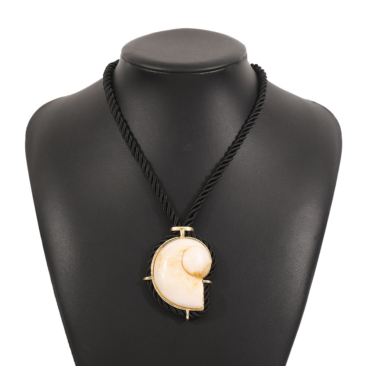 Beach style conch necklace ZA personality exaggerated sweet and cool style black rope clavicle chain