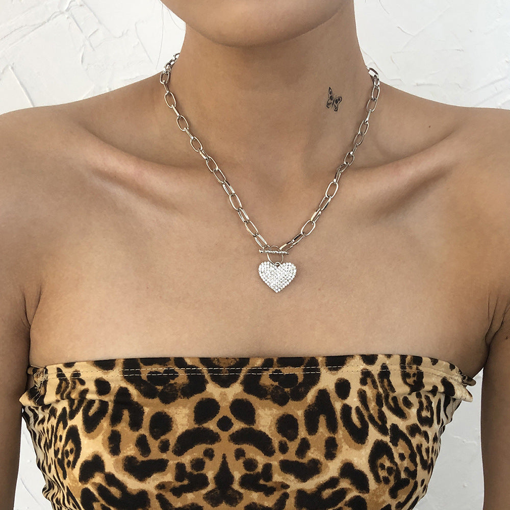 Stylish exaggerated punk style metal chain single-layer necklace Trendy heart-shaped diamond necklace