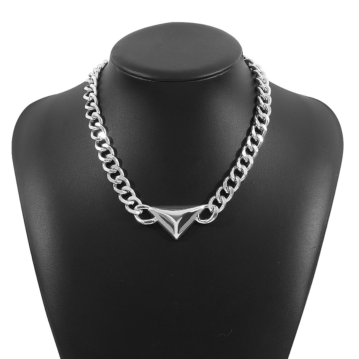 Three-dimensional geometric necklace ZA retro style classic light luxury and exquisite