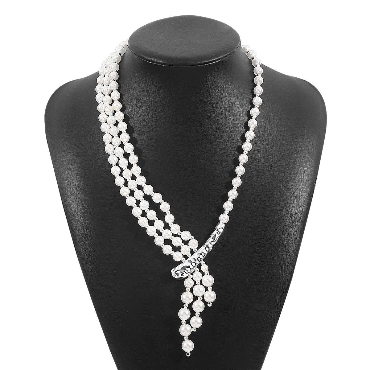 Retro versatile multi-layered pearl necklace European and American high-end light luxury cream style alloy clavicle chain